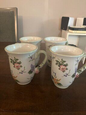 4 Vintage Garden Princess House Mugs